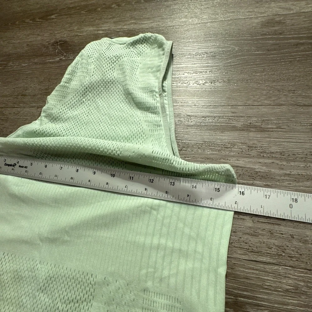 Nike Tank Top Womens Medium Green Nylon City Ready Seamless Mesh Crop CU5190-336